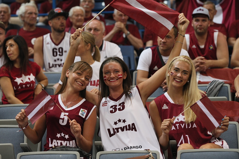 ÐÐ°ÑÑÐ¸Ð½ÐºÐ¸ Ð¿Ð¾ Ð·Ð°Ð¿ÑÐ¾ÑÑ latvia fans girls flag