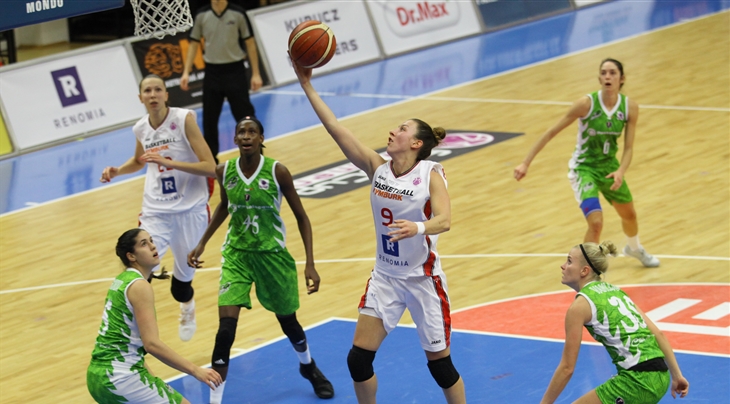 9 Lenka Bartakova (Basketball Nymburk) (photo: Tomas Las)