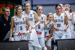 6 Zara Jillings (NZL), 10 Chevannah Paalvast (NZL), 5 Georgia Agnew (NZL)