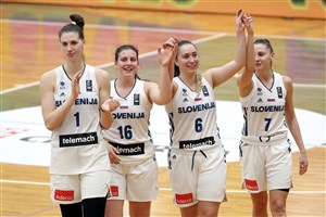 16 Aleksandra Kroselj (SLO), 7 Rebeka Abramovic (SLO), 6 Annamaria Prezelj (SLO), 1 Eva Lisec (SLO) | Photo: Aleš Fevzer