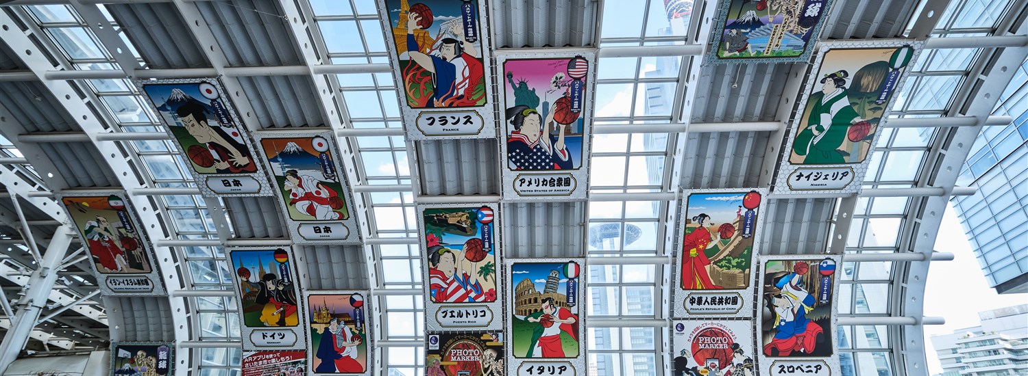 Basketball art in Saitama train station