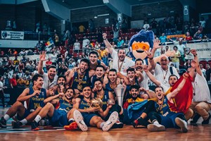 Champions, Romania