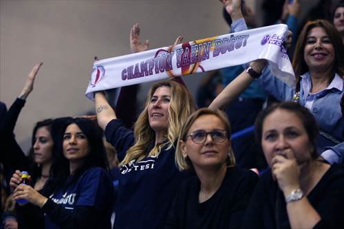 Fans (photo: Ahmet Tokyay)