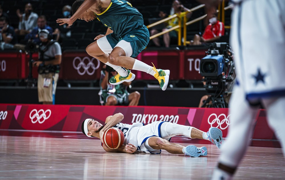 Tokyo, Japan, 25 July, 2021. Dante Exum of Team Australia dribbles the ball  during the Men's Basketball preliminary Round Group B - Match 3 between  Australia and Nigeria on Day 2 of