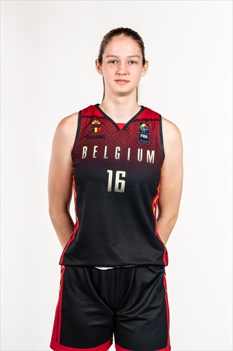 16 Laura Vilcinskas (Belgium)