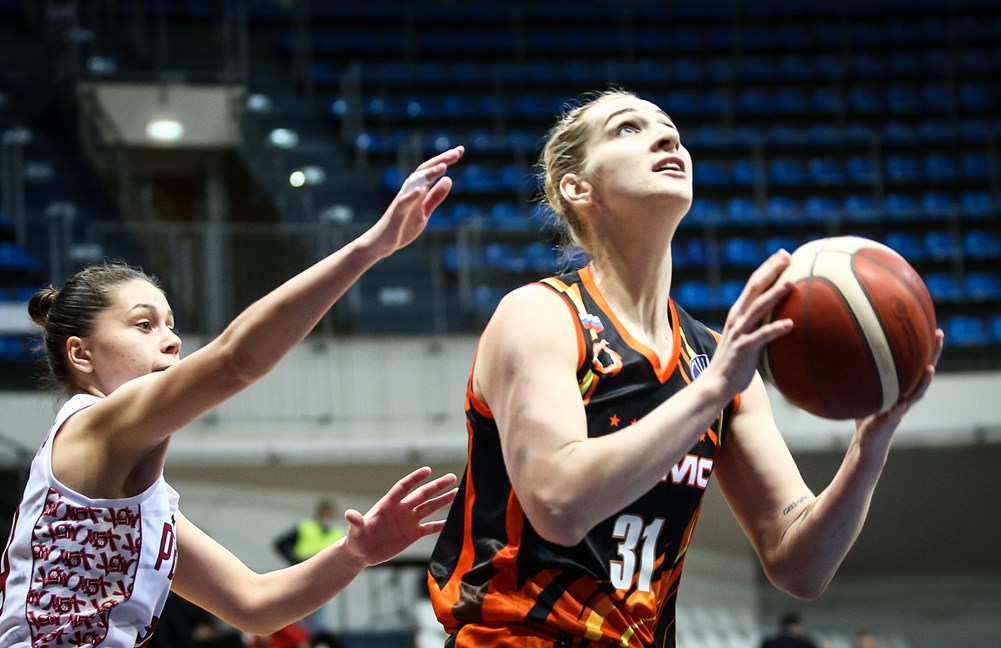 Баскетбол женщины премьер лига результаты. УГМК баскетбол женщины 2022. Баскетбол УГМК Екатеринбург Вадеева.
