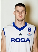 Headshot of Maciej Bojanowski