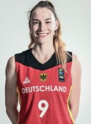 Headshot of Julia  Förner