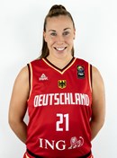 Headshot of Svenja Brunckhorst