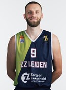 Headshot of Stan van den Elzen