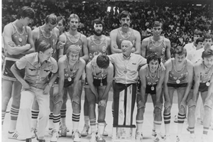 Team Photo - Soviet Union; 4 Stanislav EREMINE (Soviet Union); 5 Heino ENDEN (Estonia); 6 Serguei TARAKANOV (Russia); 7 Arvydas-Romas SABONIS (Lithuania); 8 Andrei LOPATOV (URS); 9 Nikolai DERJUGIN (Georgia); 10 Valdis VALTERS (Latvia); 11 Vladimir TKATCHENKO (URS); 12 Anatolij MYSHKIN (Soviet Union); 13 Sergejus JOVAISA (Lithuania); 14 Aleksandar BELOSTENNY (Russia); 15 Valdemaras CHOMICIUS (Lithuania)