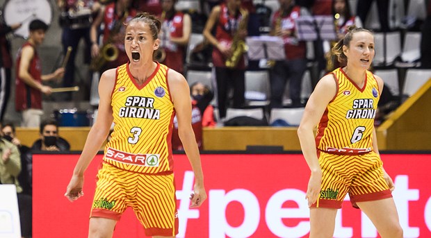 EuroLeague Women on X: 💙💙 @CBAvenida brought the 🔥 to their