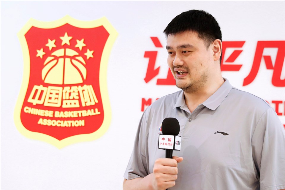 Yao Ming leading the China National Team to the top 8 in 2004